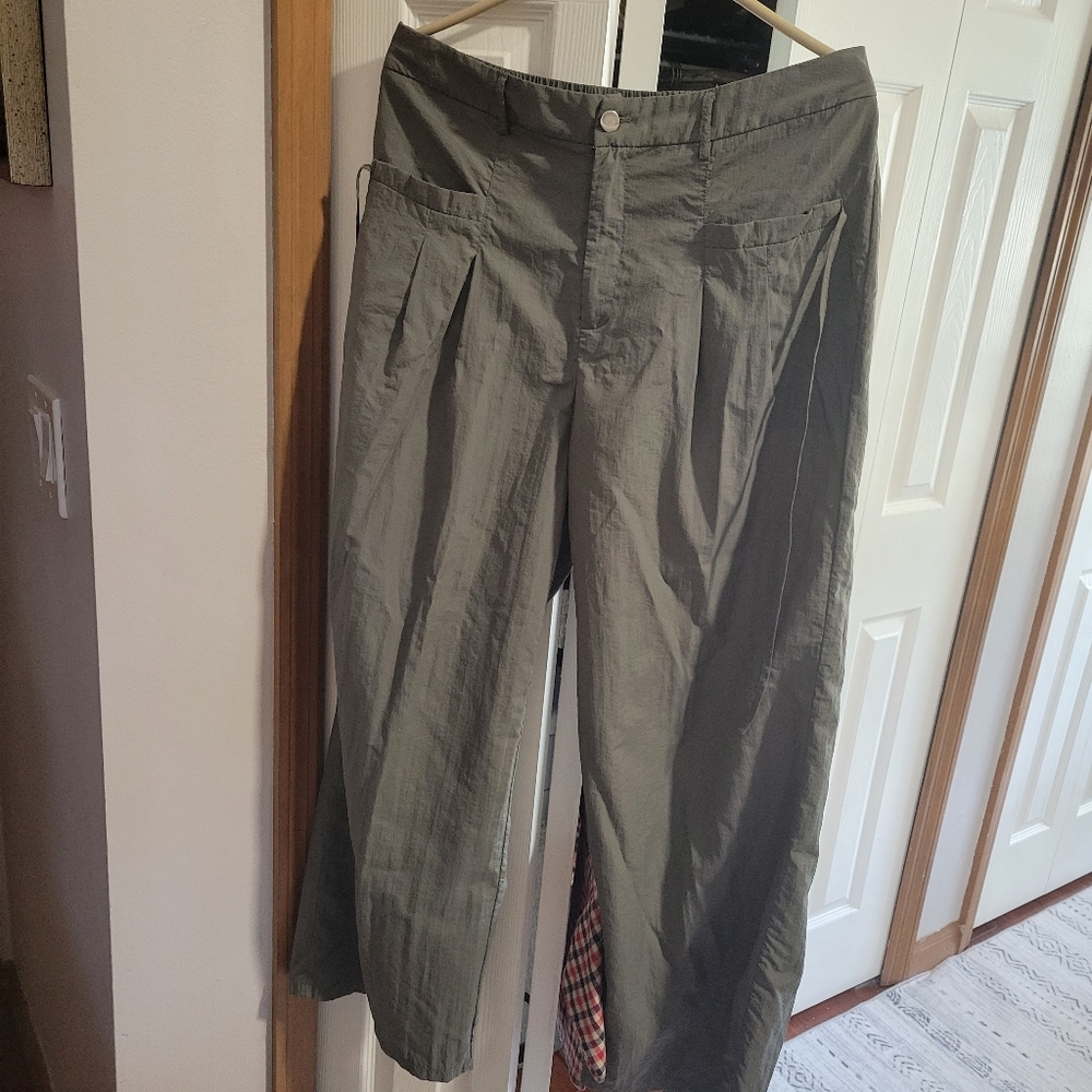 Womens packable parachute (fabric) light weight, wide leg pants